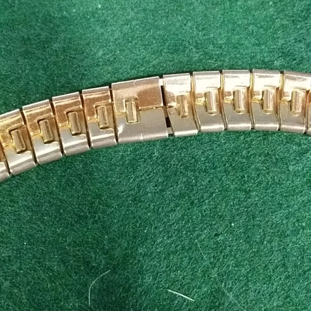 Goldtone panel necklace - Picture 3 of 4